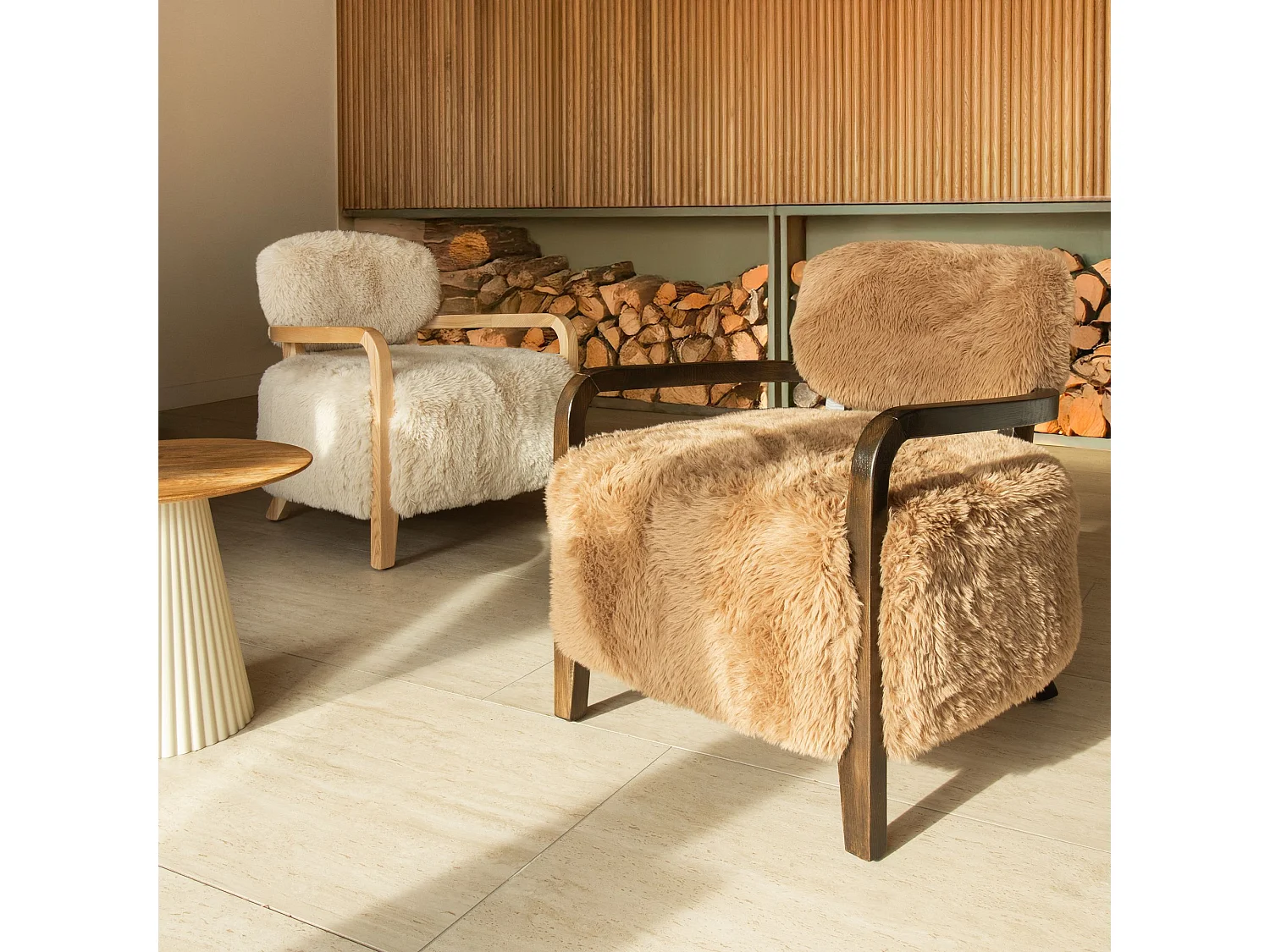 Now's Home - Fauteuil En Tissu Doux Effet Fourrure Beige Pieds Bois 71x79x77 Yack