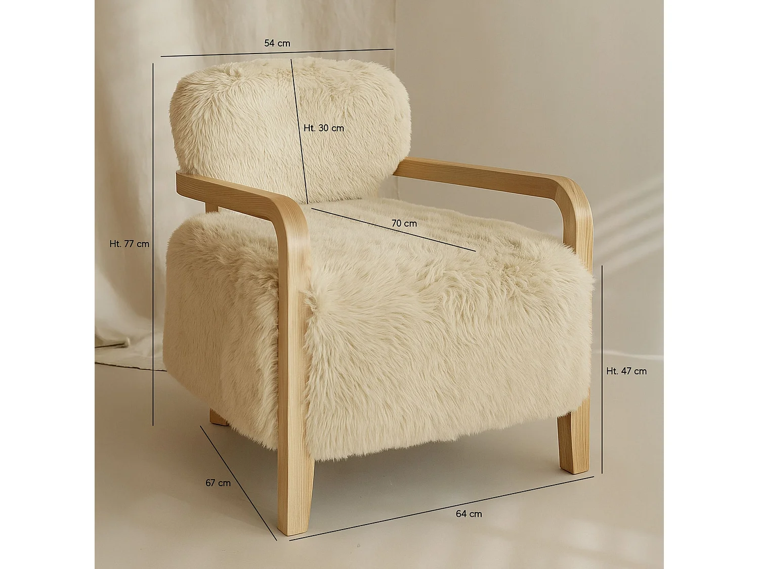 Now's Home - Fauteuil En Tissu Doux Effet Fourrure Beige Pieds Bois 71x79x77 Yack