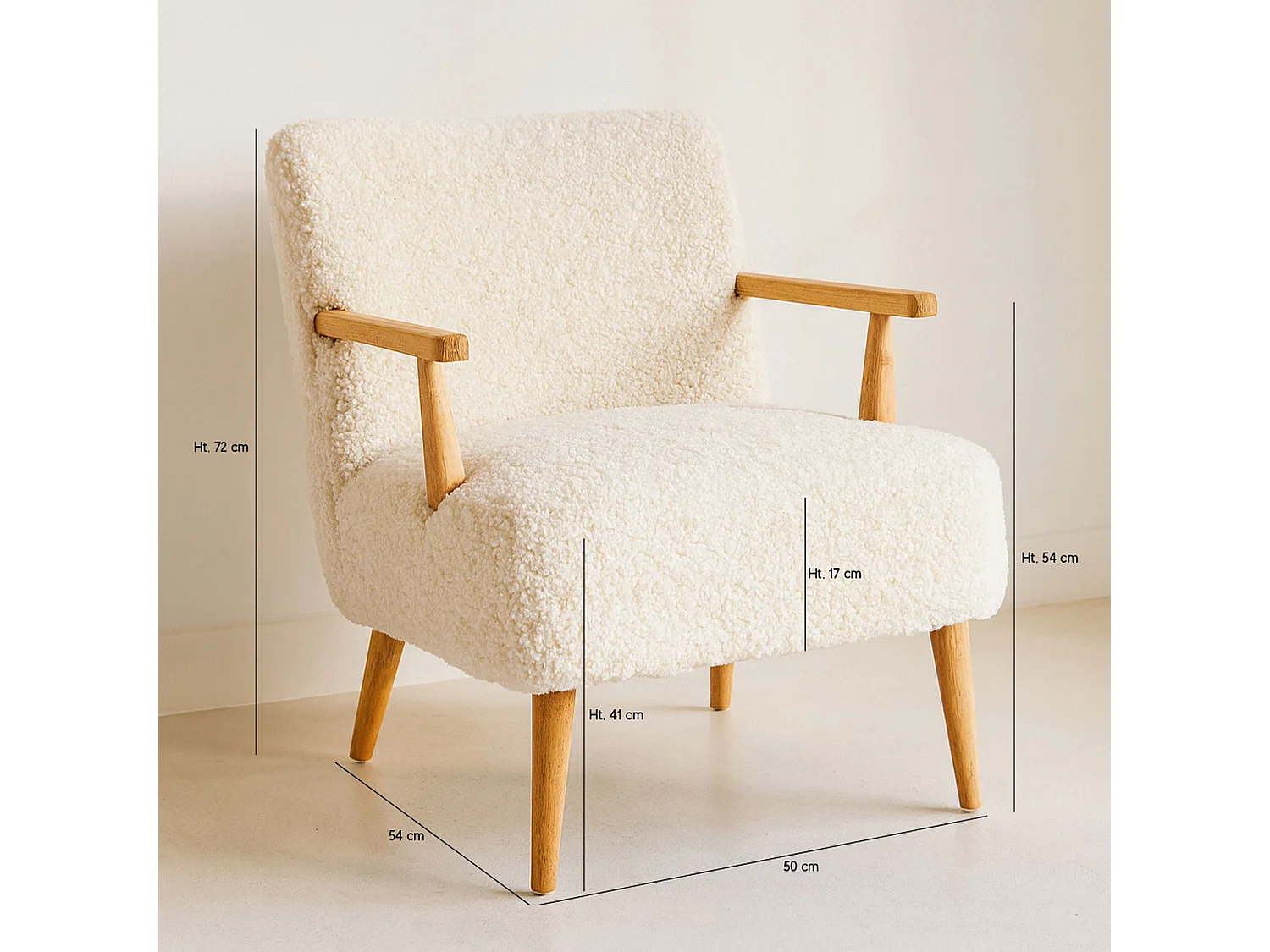 Now's Home - Fauteuil Effet Fourrure Ecru Structure En Bois 62x65.5x70.5cm Eliot