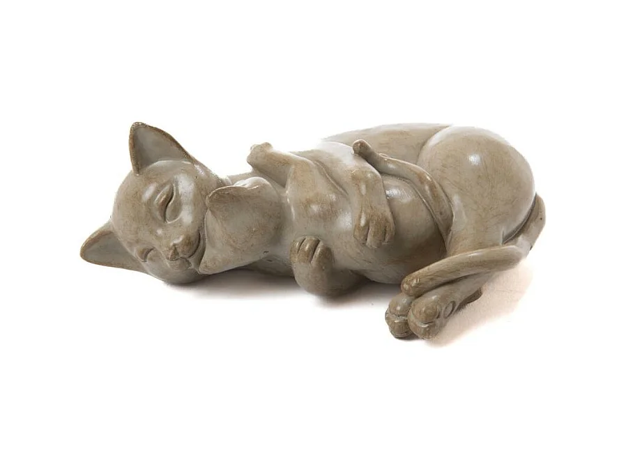 Chat maman et bébé allongés