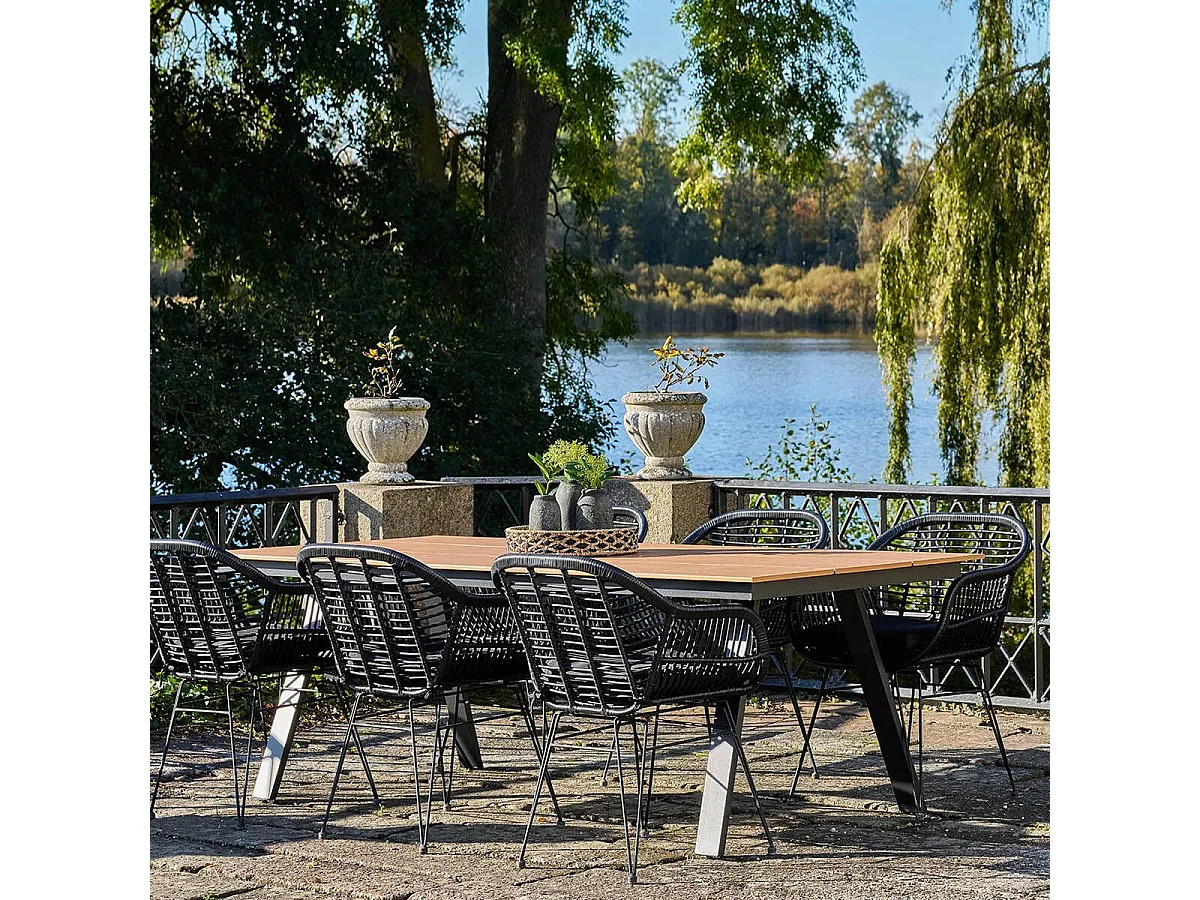 CLIFF - Table de Jardin Plateau en PE Aspect Bois Naturel Pieds en Aluminium Noir
