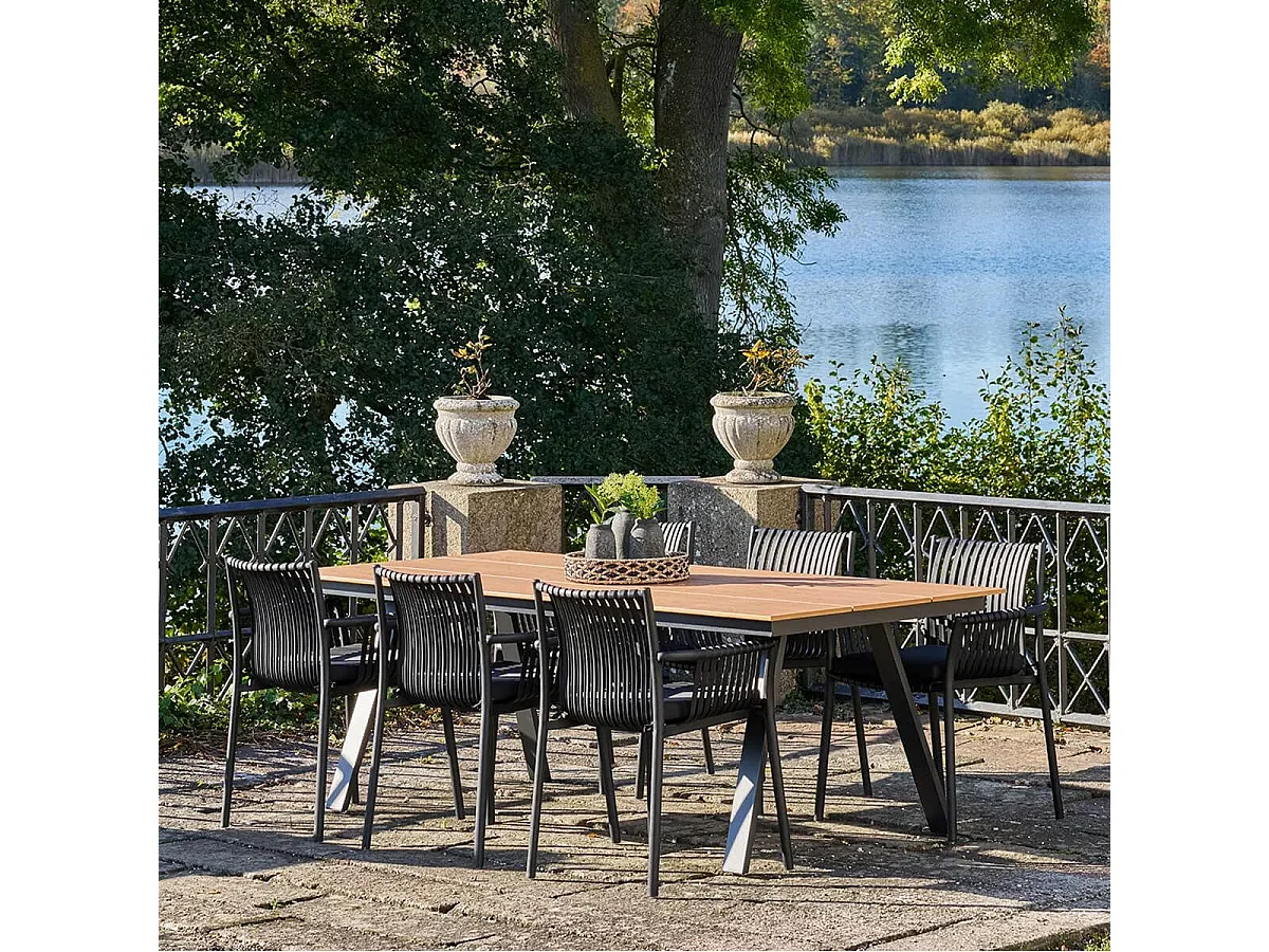 CLIFF - Table de Jardin Plateau en PE Aspect Bois Naturel Pieds en Aluminium Noir