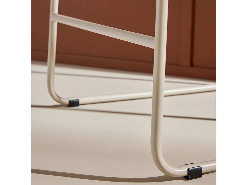 Bisbee - Lot de 2 tabourets de bar en tissu bouclette pieds beiges H65cm - Beige