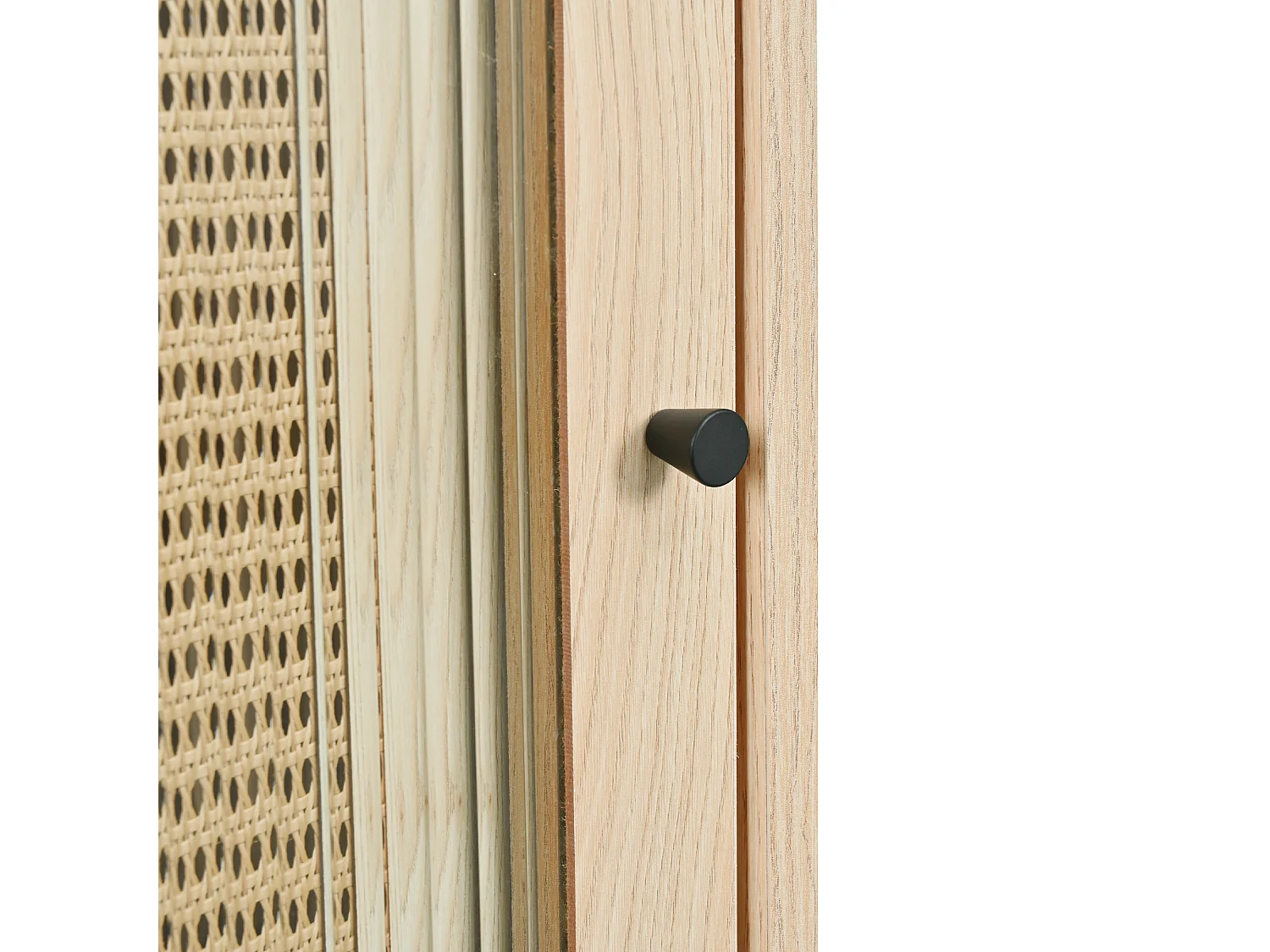 Buffet effet bois avec portes en rotin portes coulissantes en verre BAMPHUDS