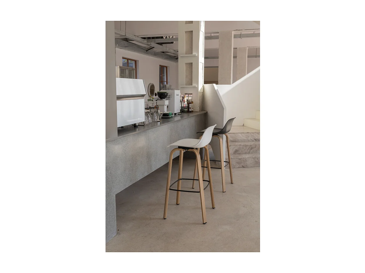 Lot de 2 tabourets de bar blancs style scandinave avec pieds effet bois en métal - Hauteur 66cm