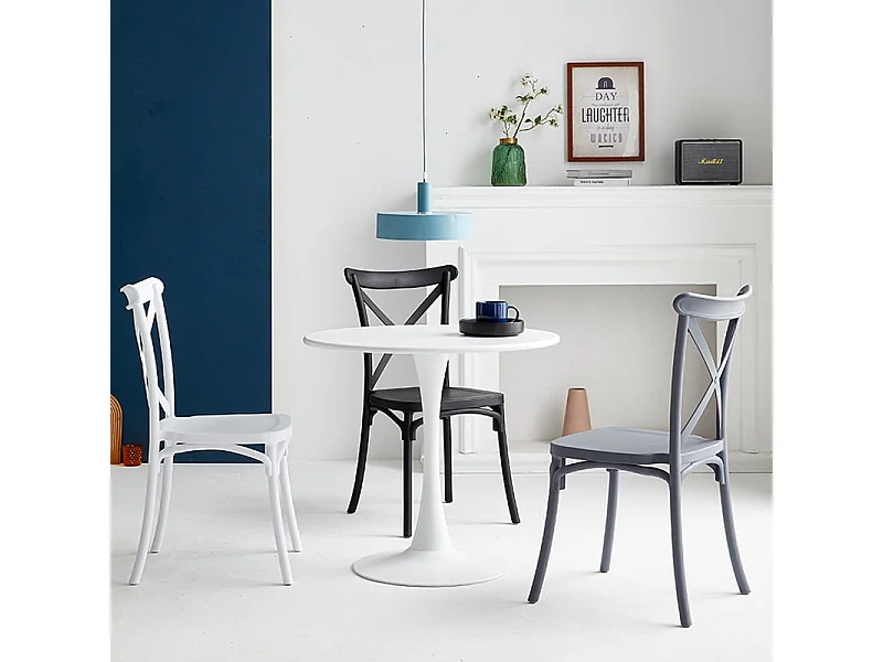 Lot de 4 chaises noires style BISTROT en résine polypropylène