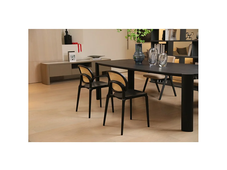 Chaise noire, assise bois et cannage naturel