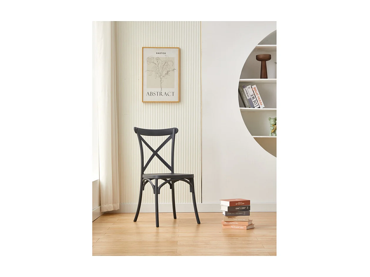 Chaise noire style BISTROT en résine polypropylène