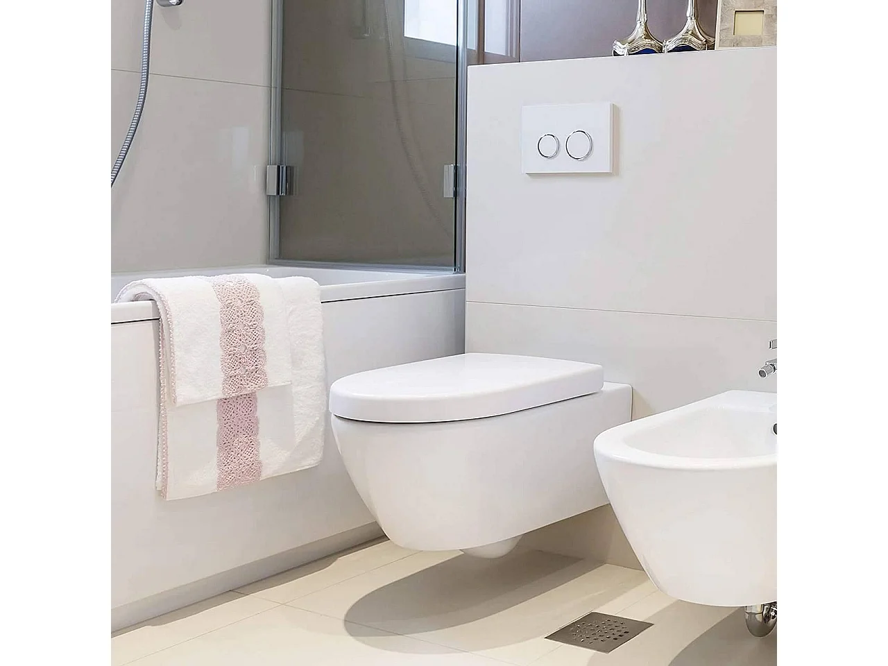 Asiento de Inodoro con Cierre Suave Asiento de Inodoro en Forma de D para Baño Familiar Blanco 19_0000736