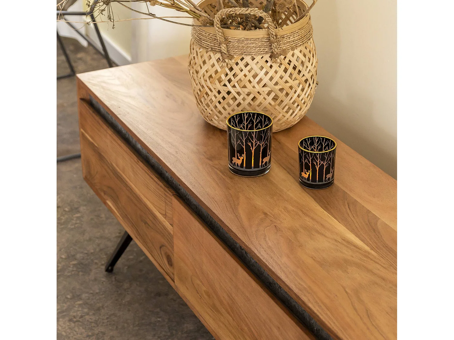 Mueble TV de madera de acacia y piedra Yvan con almacenamiento - Made in Meubles