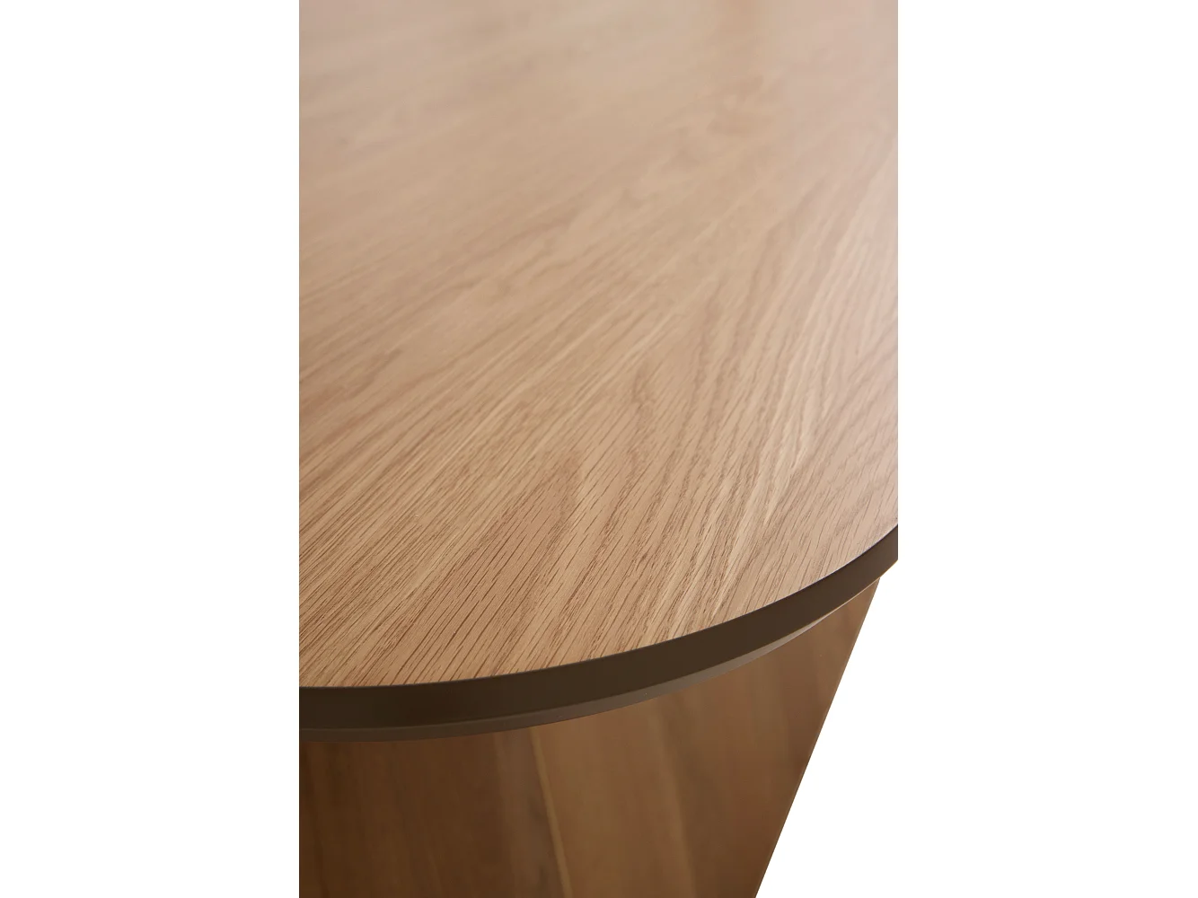 Eettafel van eiken multiplex met cilindrische middenpoot