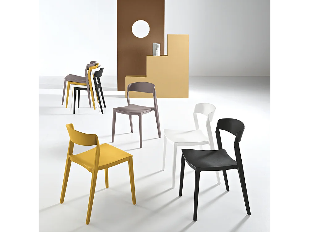 Conjunto de 2 cadeiras modernas empilháveis ​​pretas "Quorathis" em polipropileno para sala de jantar cm 49x52 77h