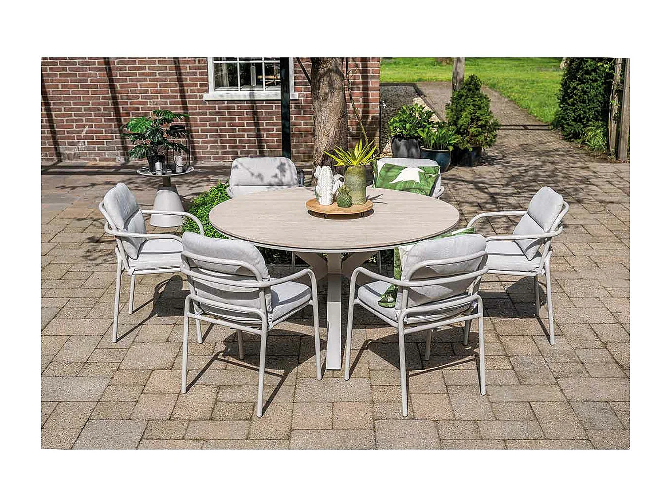 Garden Impressions Tulli tuintafel Ø148 cm - light teak look