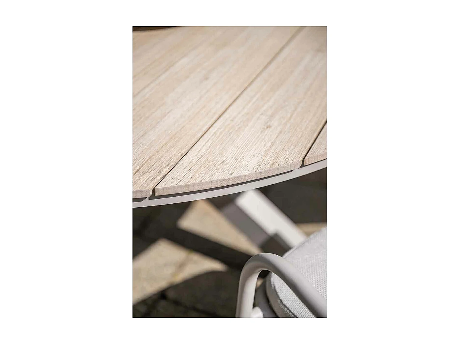 Garden Impressions Tulli tuintafel Ø148 cm - light teak look