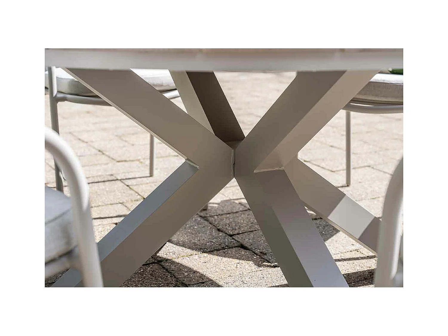 Garden Impressions Tulli tuintafel Ø148 cm - light teak look