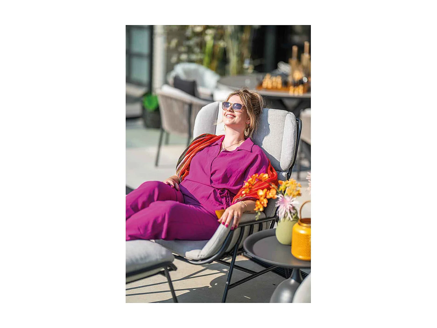 Chaise longue Garden Impressions Fresno gris foncé avec repose-pieds