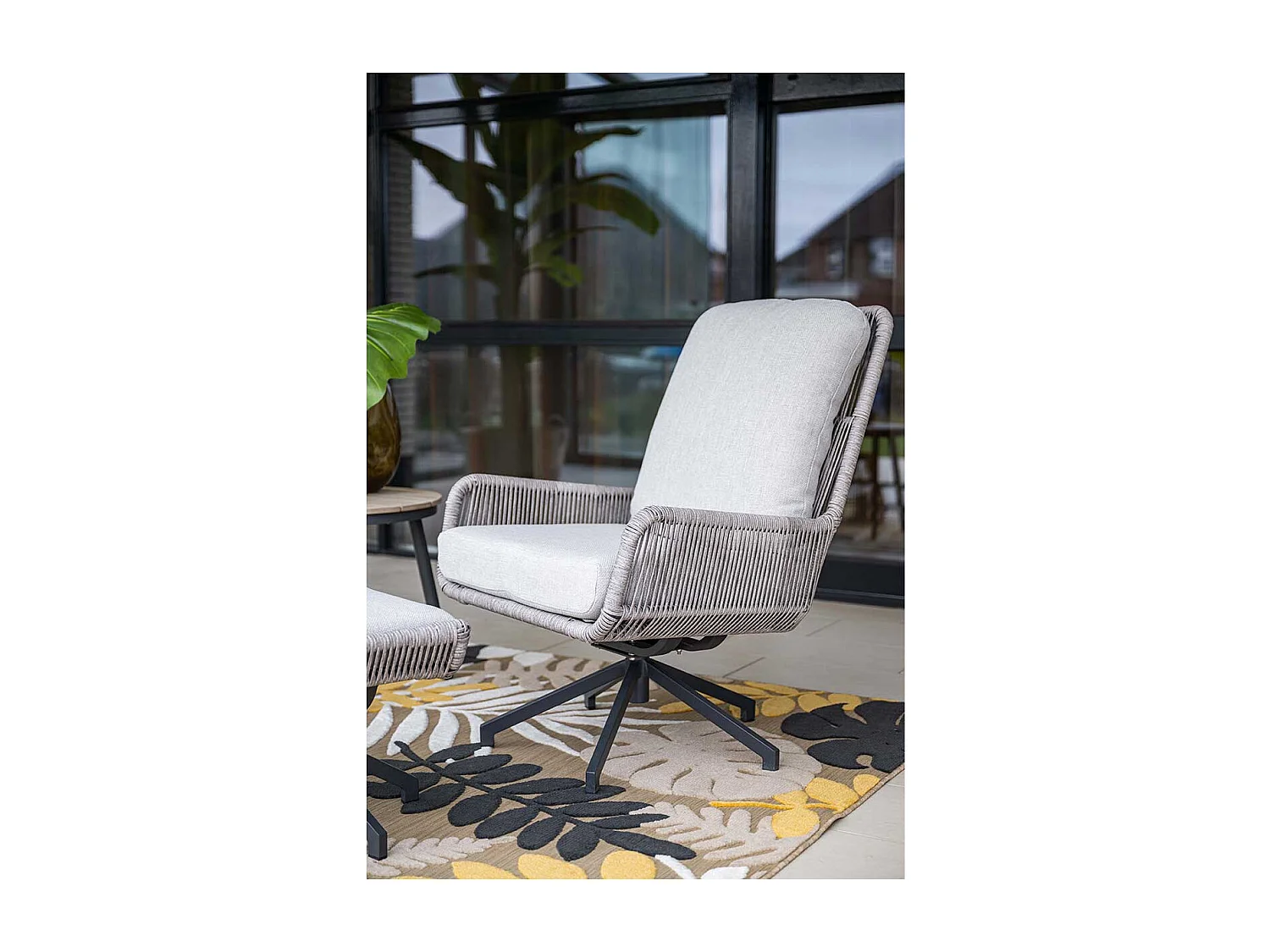 Fauteuils lounge Garden Impressions Bosh pivotants - Table d'appoint Lucas Ø50x48 cm