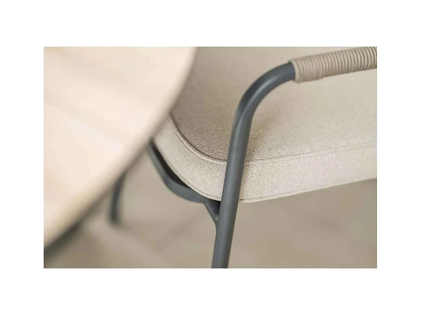 Garden Impressions Aleria tuinset 6-delig taupe - Tulli tuintafel Ø148x75 cm - light teak vironwood