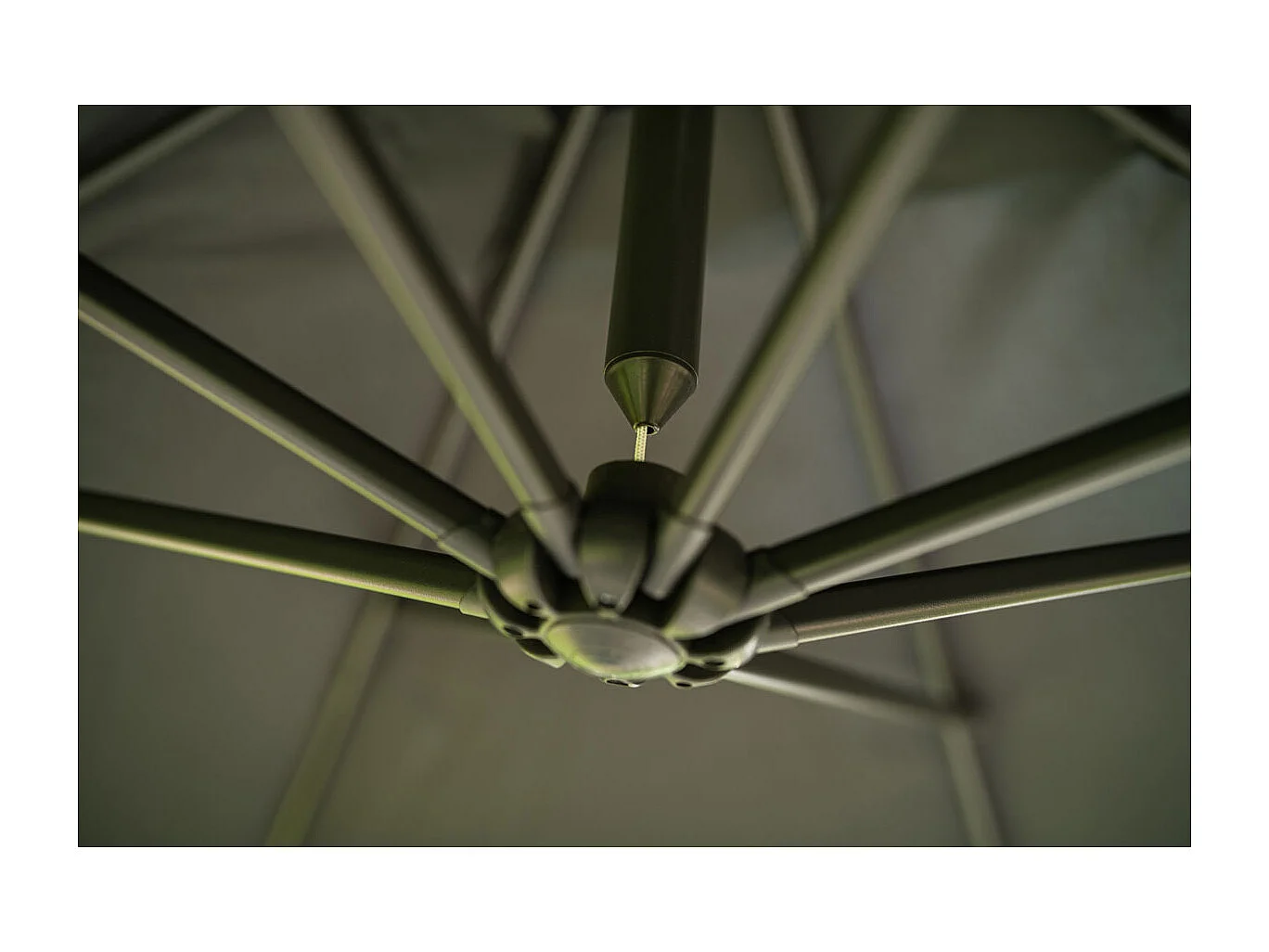 Parasol Garden Impressions Corfu gris foncé 250x250