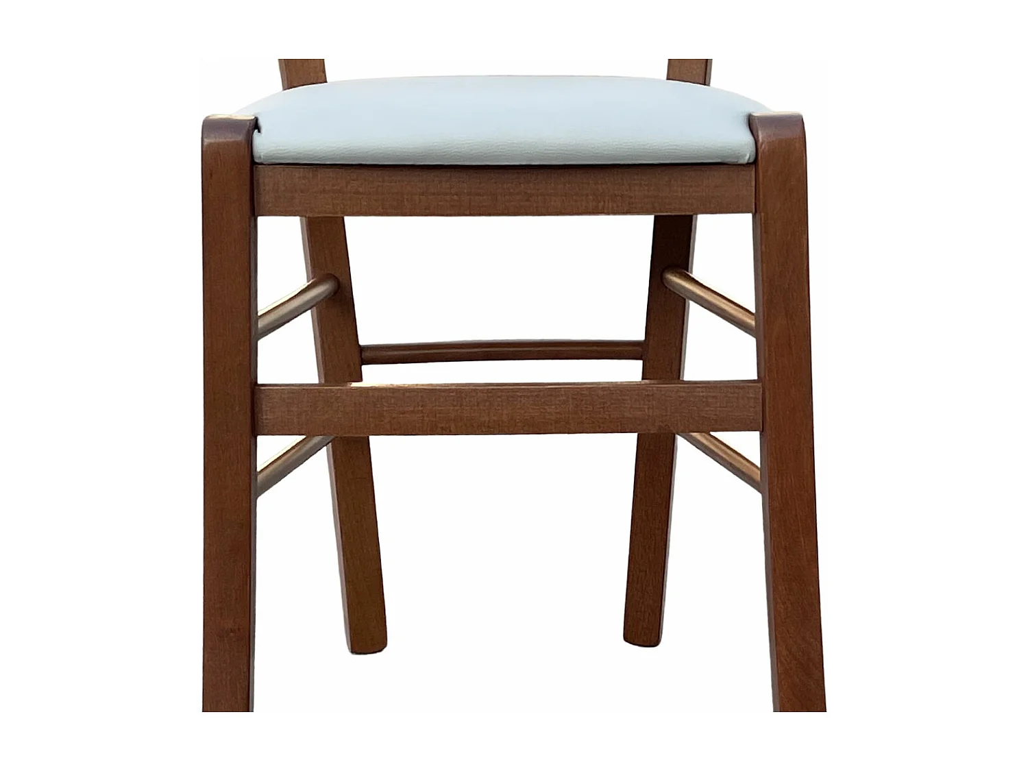 Silla de madera en forma de cruz de nogal oscuro con asiento de piel sintética color gris hielo