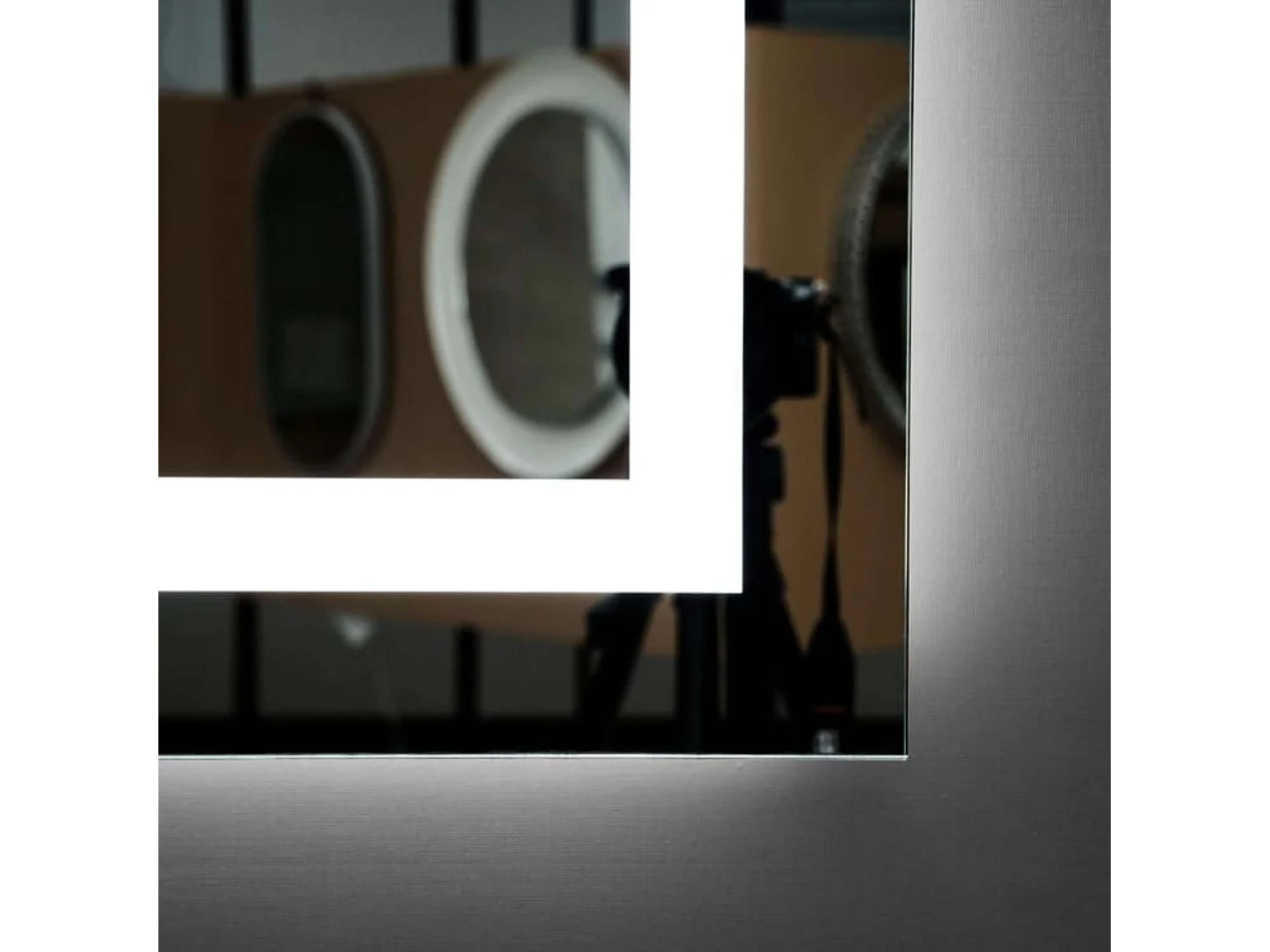 Miroir Salle de Bain FRANCIA - 80x80cm - Led Rétro-éclairé & Diffusion Frontal (6500K) - LEDIMEX