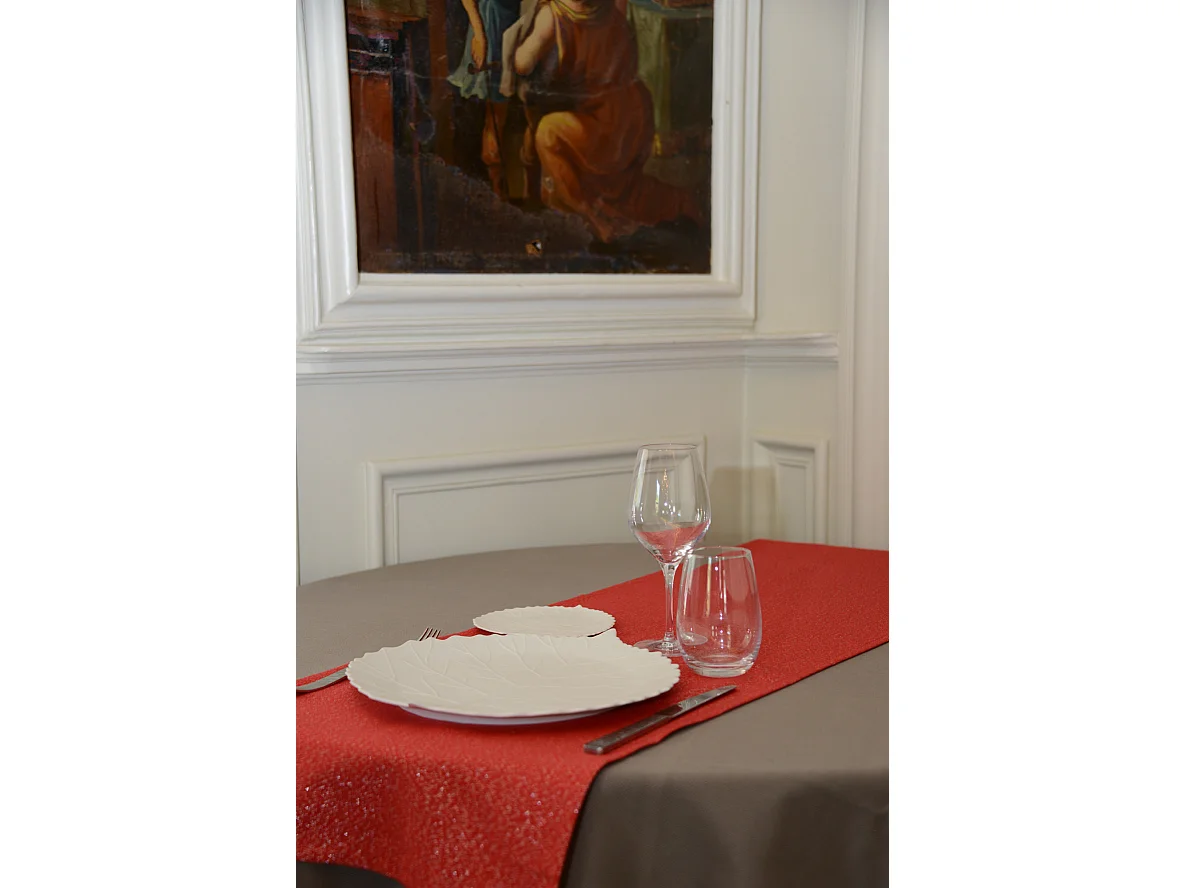 Chemin de table Etincelle rouge