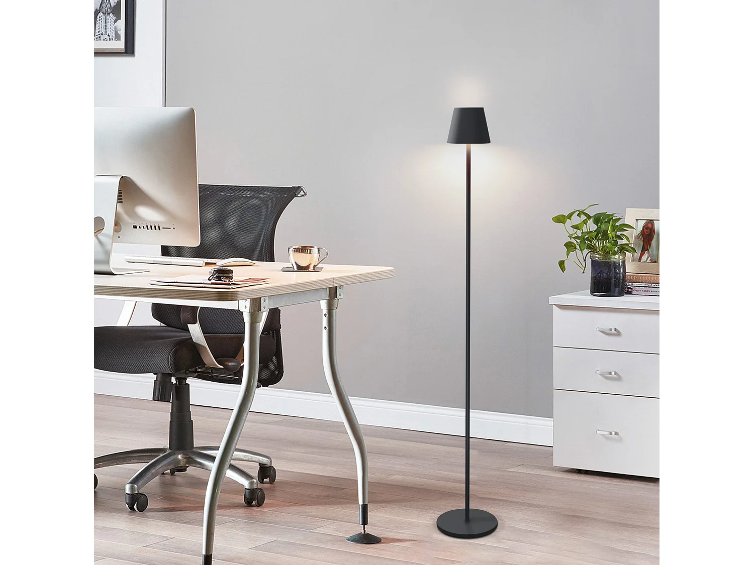 NETTLIFE LED Vloerlamp Zwart Modern Dimbaar 125cm 3 Kleurtemperaturen USB Woonkamer