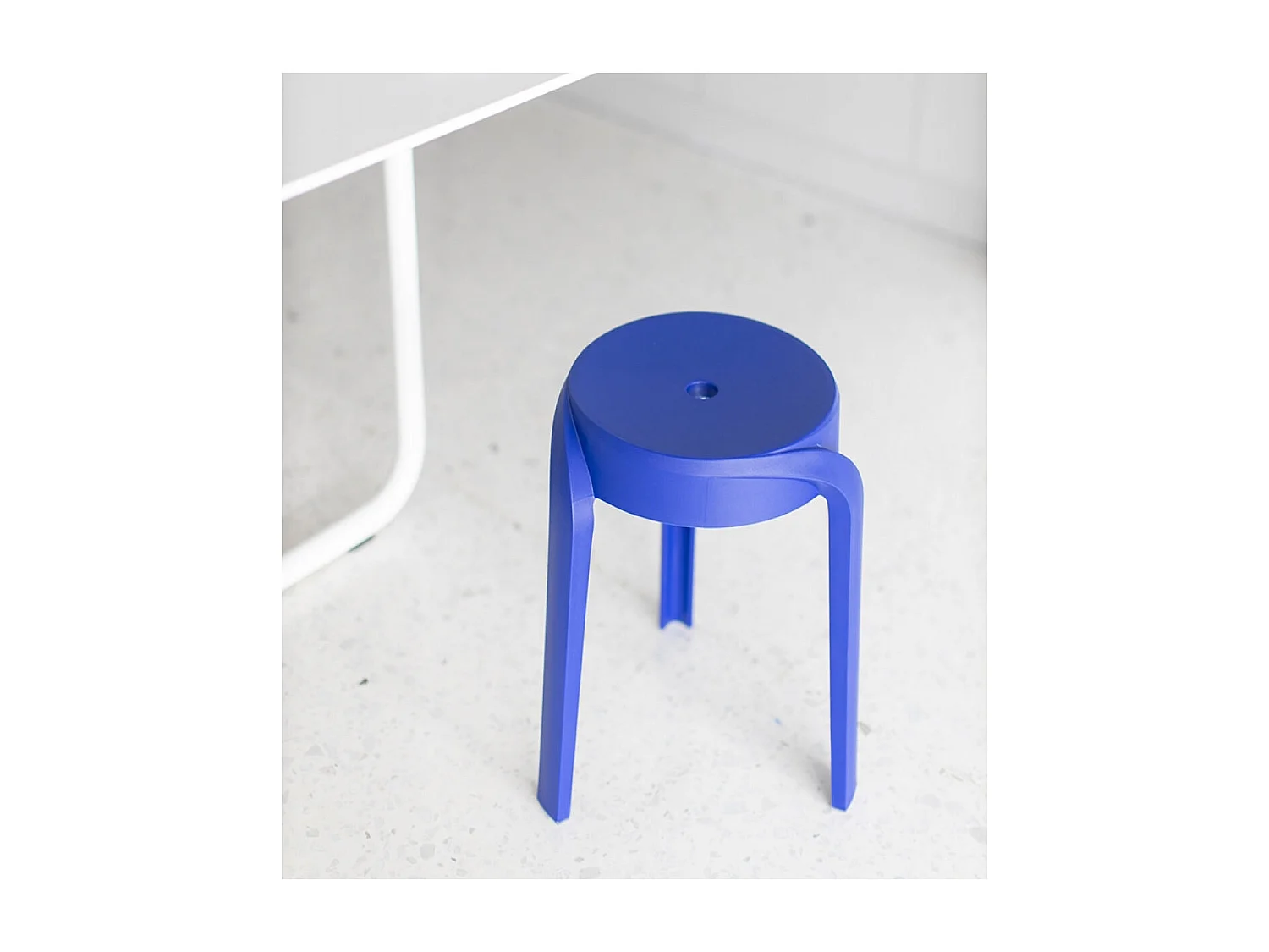 Tabouret Empilable Rond "Barton" 45cm Bleu Foncé