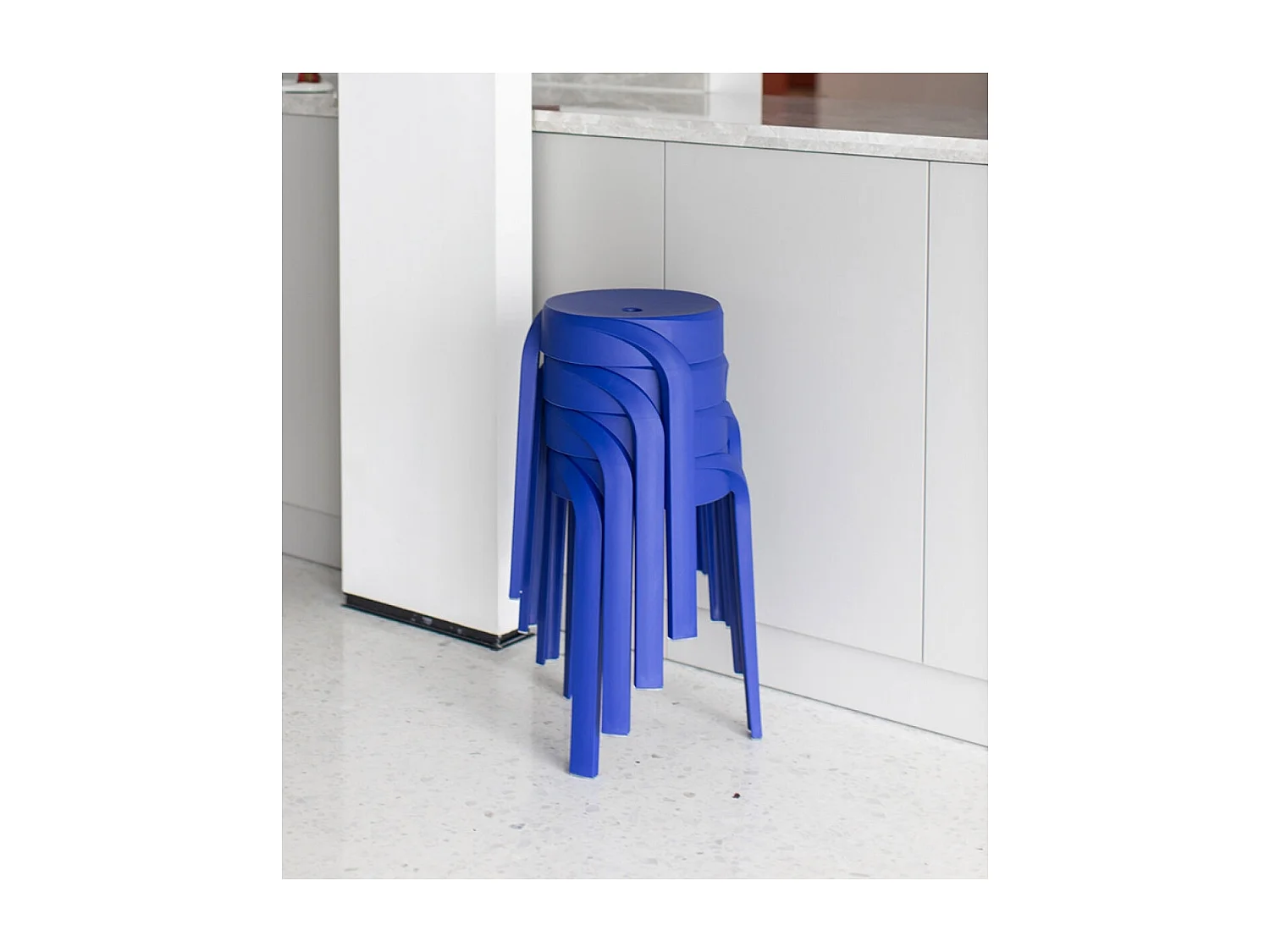 Tabouret Empilable Rond "Barton" 45cm Bleu Foncé