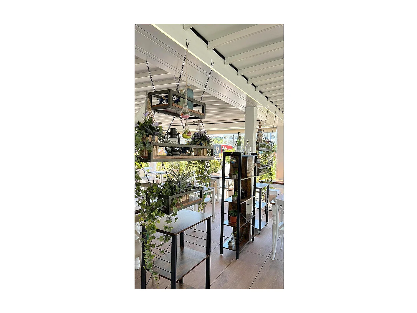 Etagère suspendue au plafond FLOWERS MARRON longueur 55 cm avec chaînes pour jardin vertical fleurs par Yelloo