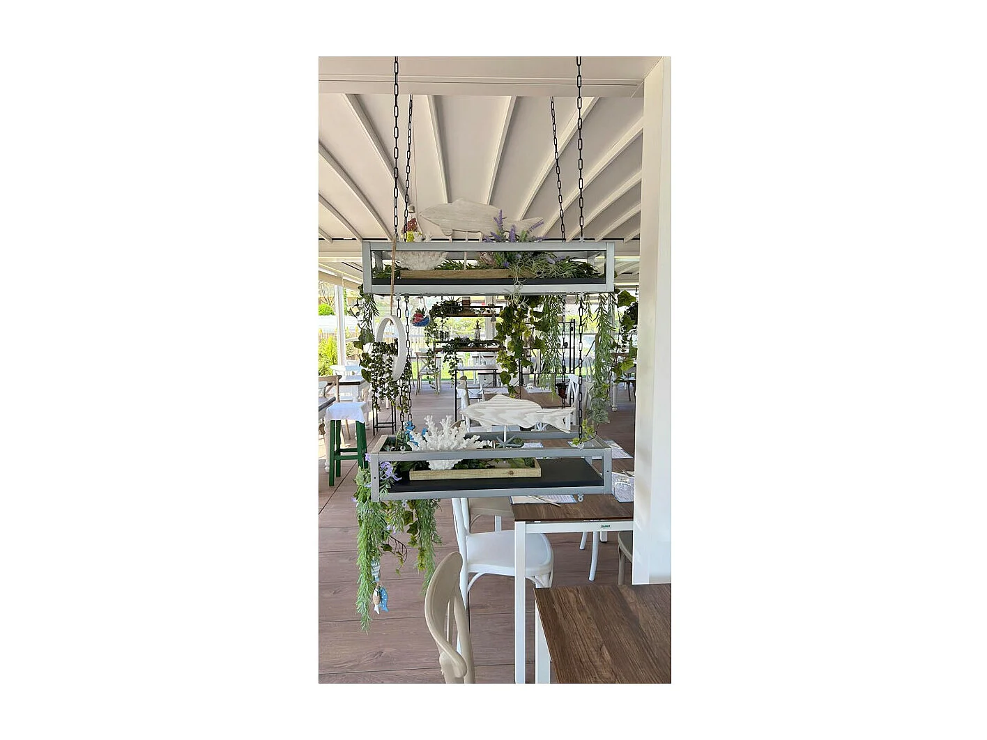 Etagère FLOWERS suspendue au plafond GRIS NOIR longueur 75 cm avec chaines pour jardin vertical fleurs par Yelloo