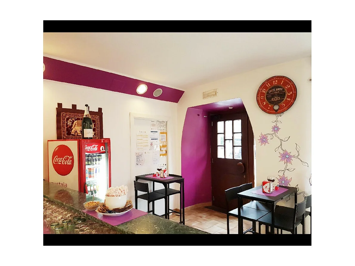 Lot de table de bar avec 2 tabourets couleur noire mod. LIGNANO par Yelloo