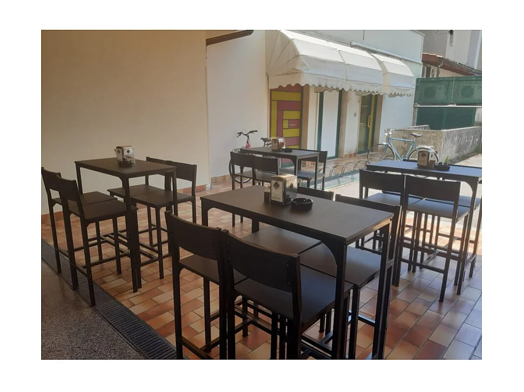 Set Tavolo bar con 4 Sgabelli nero mod. LIGNANO by Yelloo