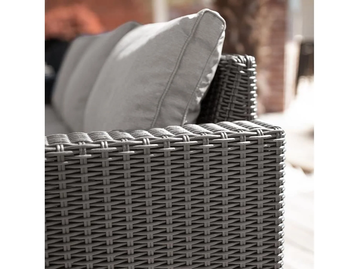 Salon de jardin en imitation resine tressee ALLIBERT avec table basse  - 5 personnes - California - Beige