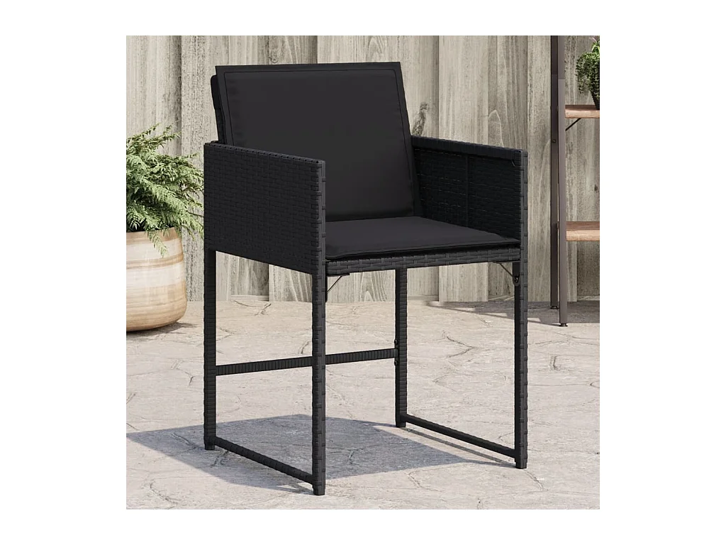 Set di 4 sedie da giardino con cuscini neri in resina intrecciata