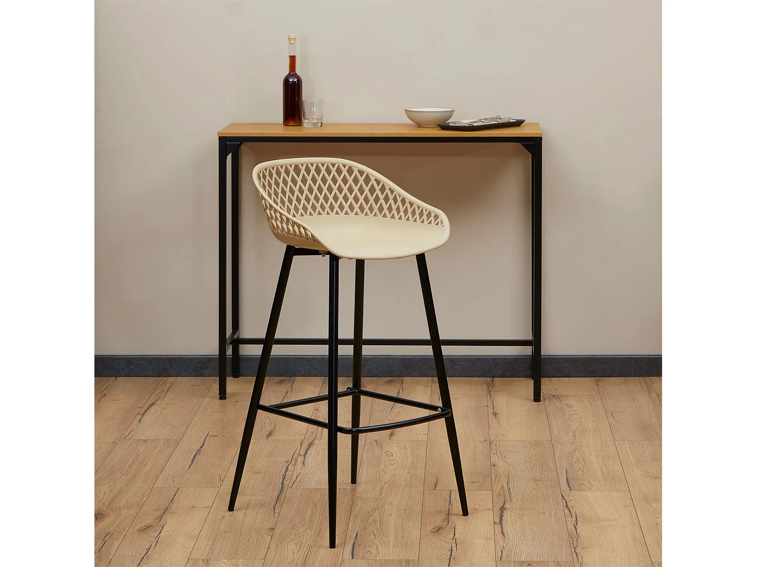 Lot de 2 tabourets de bar IREK chaise haute pour cuisine ou comptoir au design retro, en plastique beige et métal noir