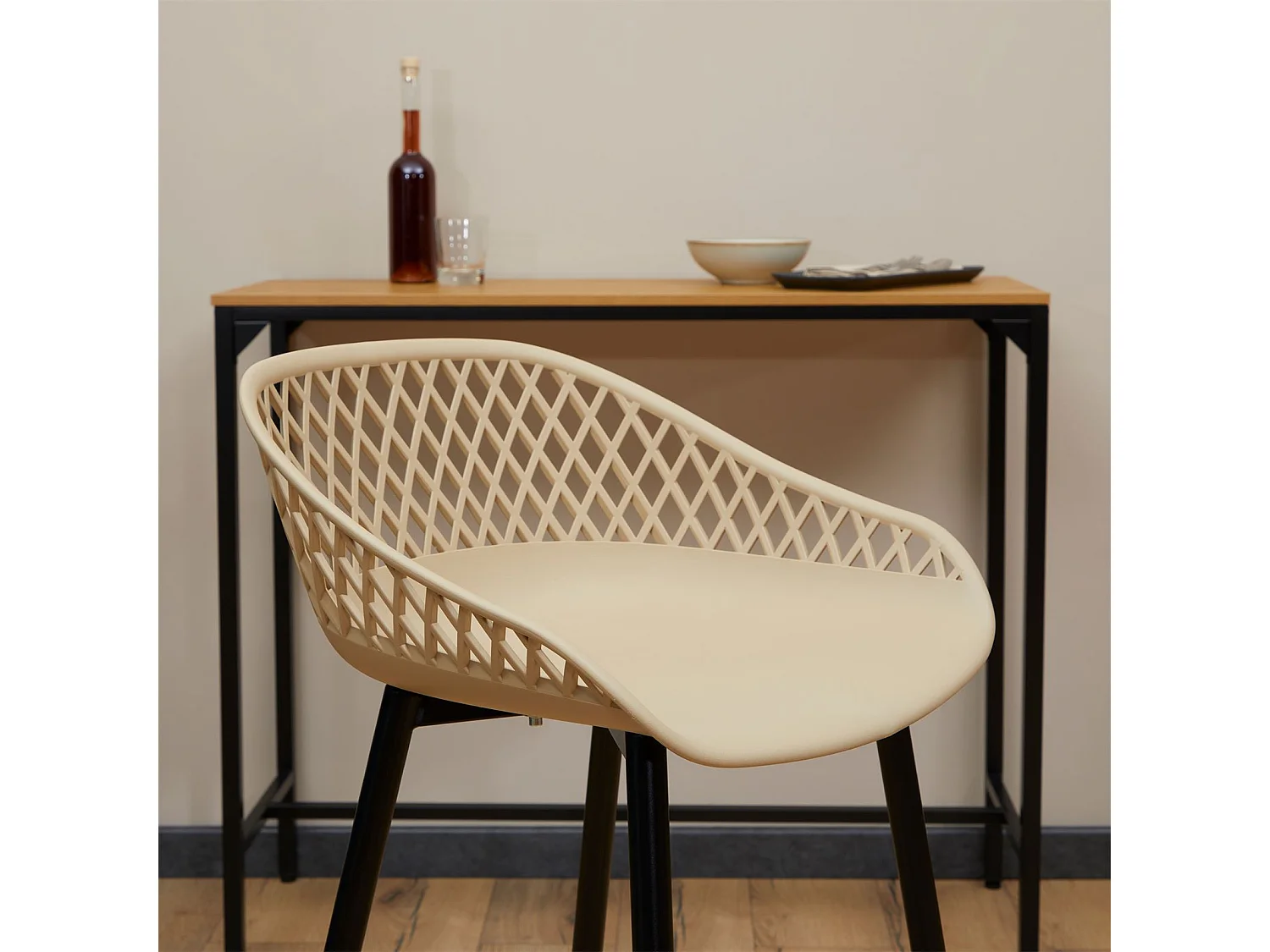 Lot de 2 tabourets de bar IREK chaise haute pour cuisine ou comptoir au design retro, en plastique beige et métal noir