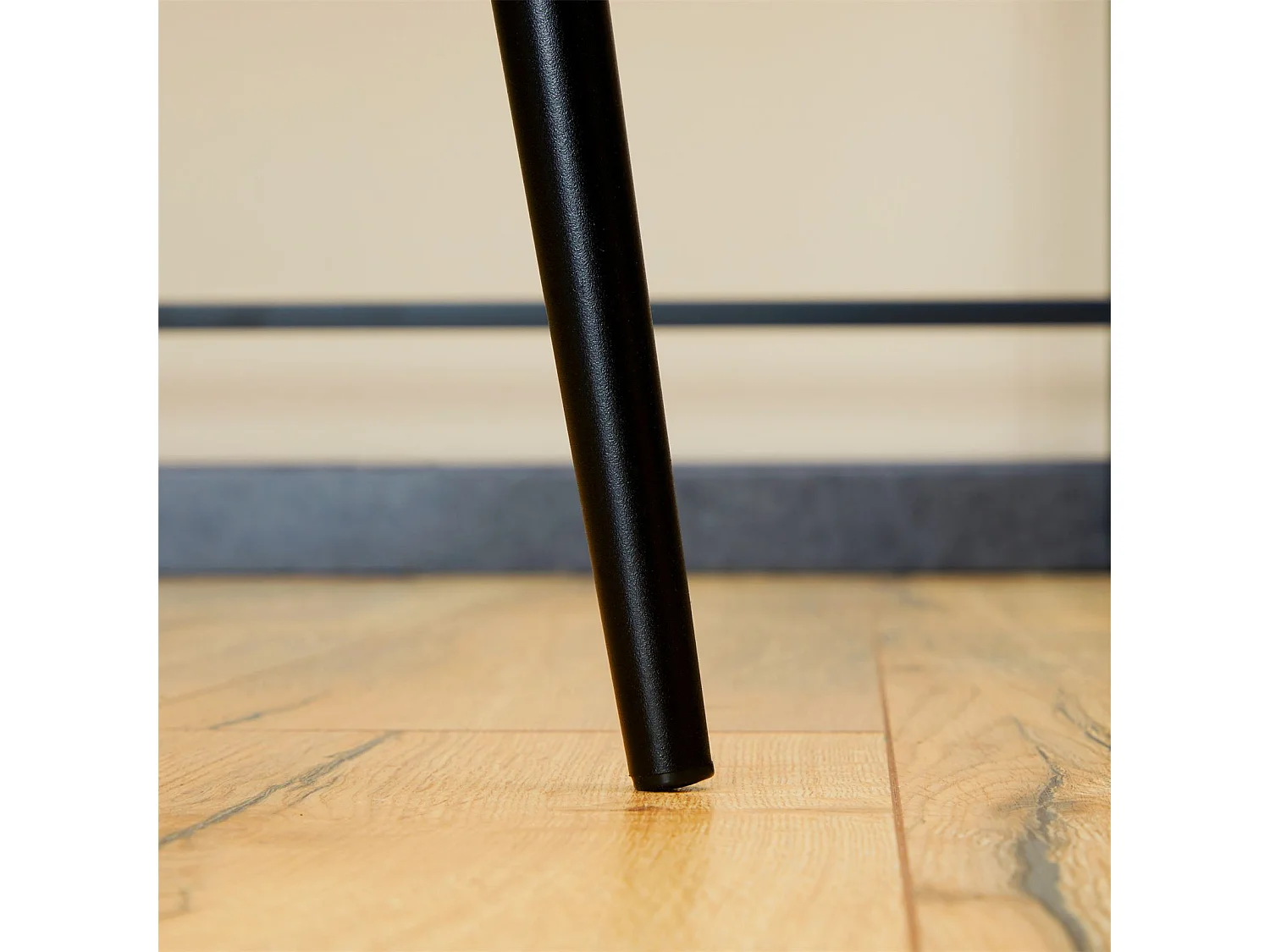 Lot de 2 tabourets de bar IREK chaise haute cuisine ou comptoir, en plastique blanc et métal noir, hauteur d'assise 75 cm