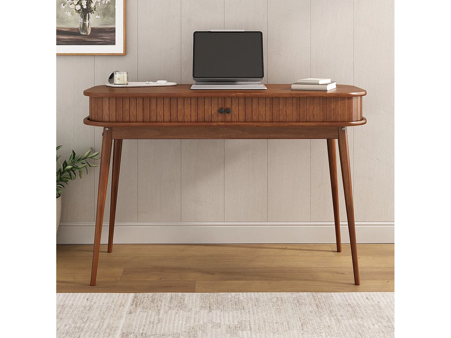 Bureau JARI en bois massif, 113 x 75 cm, façade cannelée, rangement avec porte coullisante, coloris châtaignier