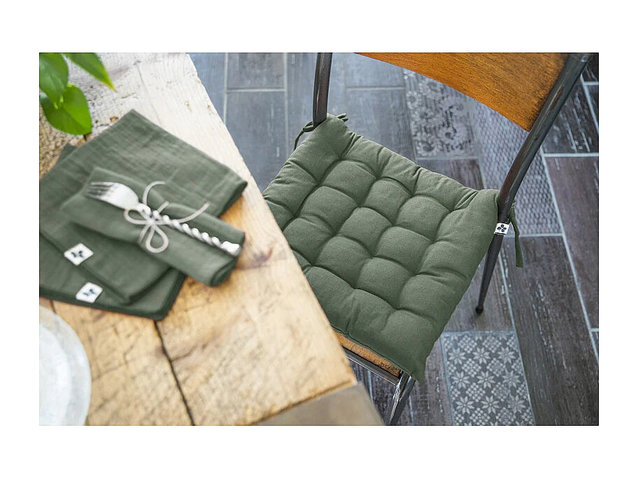 Coussin de chaise 38 x 38 cm capitonnée en coton vert - DOLORES