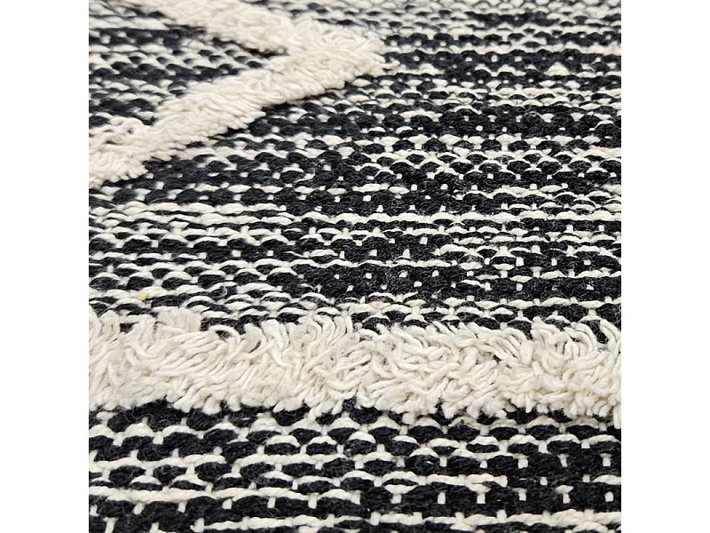 Tapis 120 x 180 cm en coton noir avec motifs et franges écru - ALIBA