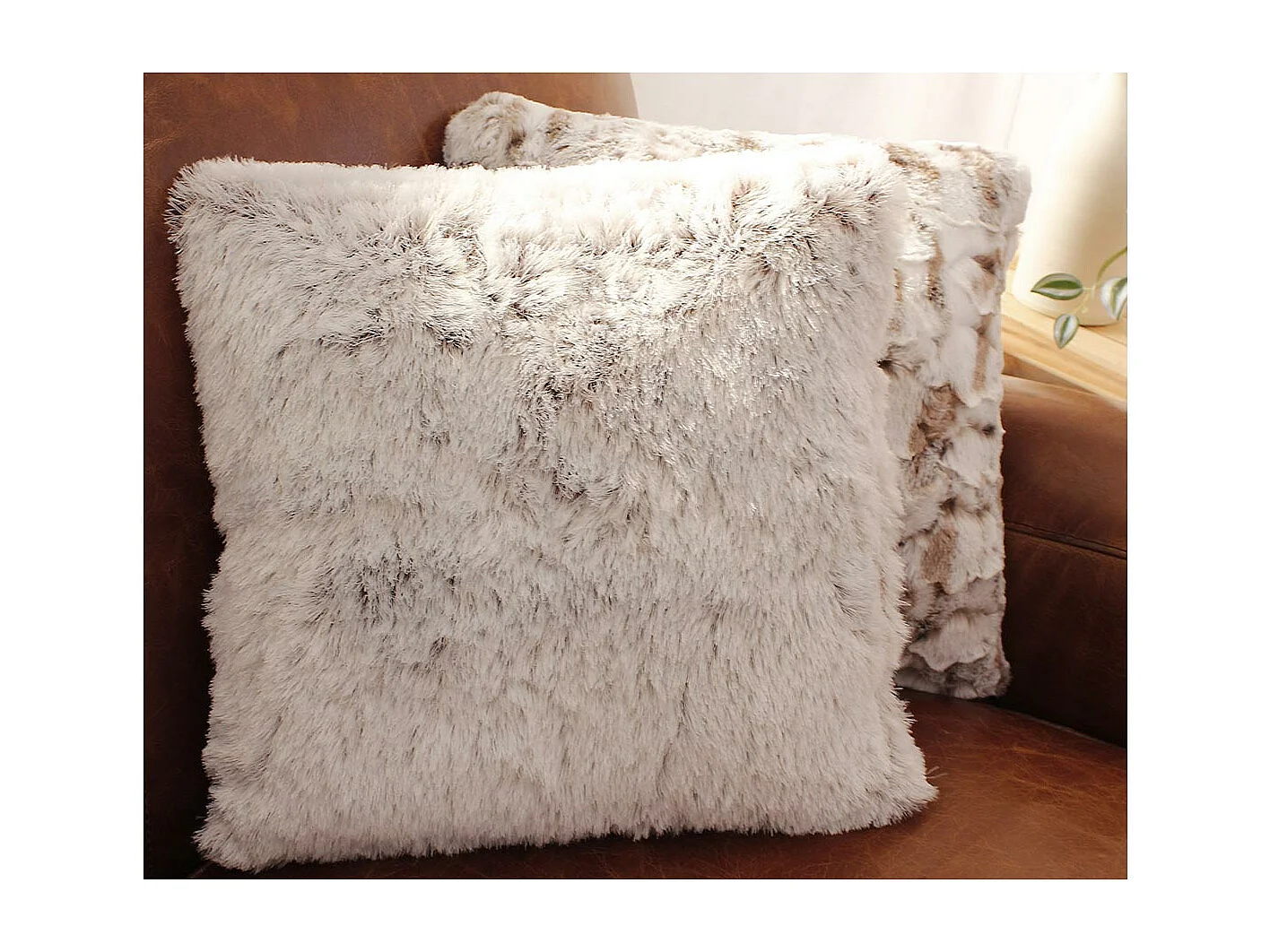 Coussin Déco Imitation Fourrure "Ours" 40x40cm Vison