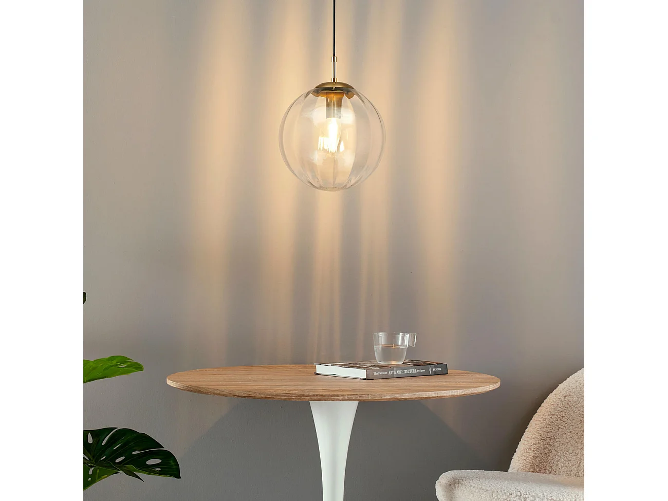 Suspension tendance boule en verre strié - Niccolo