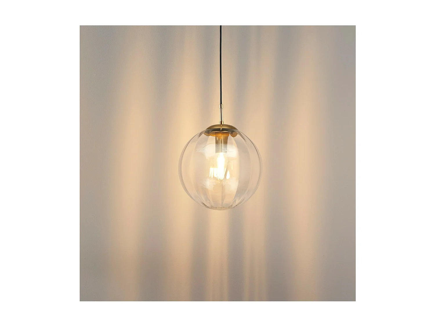 Suspension tendance boule en verre strié - Niccolo