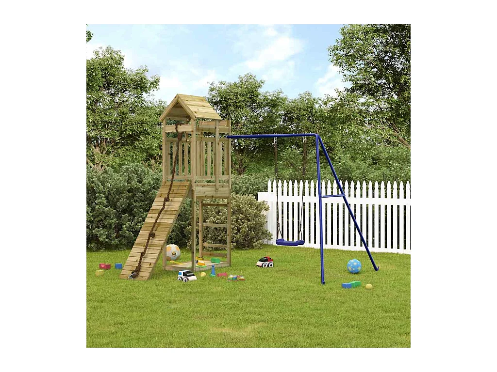 Outdoor-Spielplatz aus imprägniertem Kiefernholz