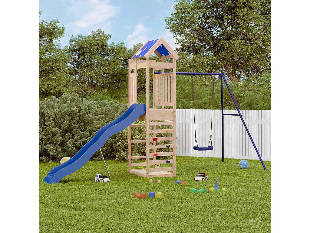 Parque infantil exterior fabricado en madera maciza de pino