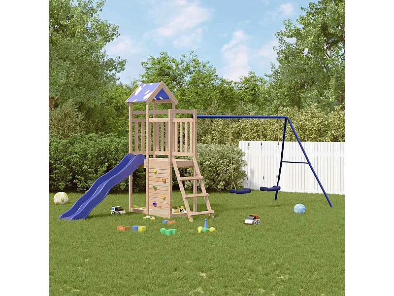 Parque infantil exterior fabricado en madera maciza de pino