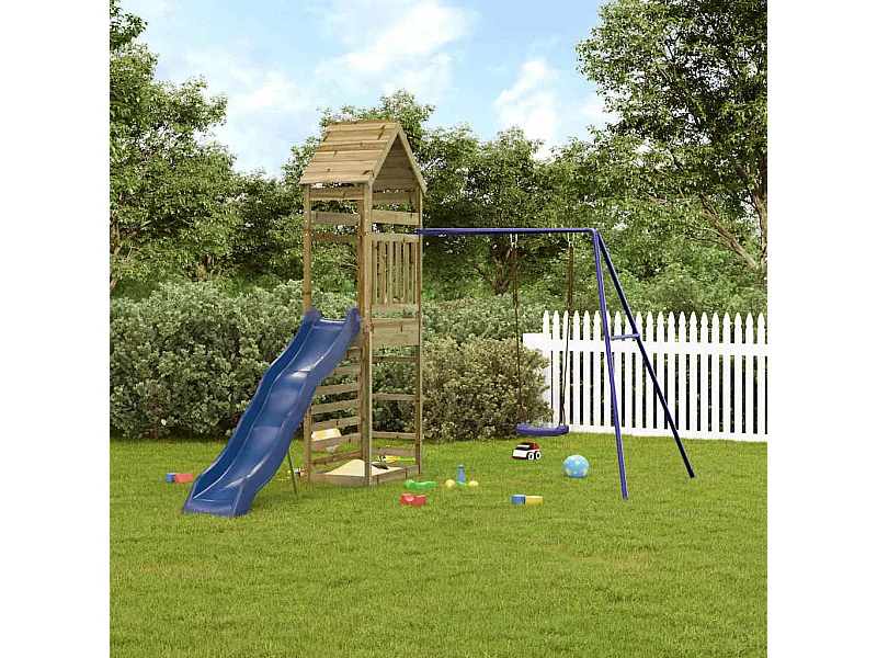 Parco giochi all'aperto in legno di pino impregnato