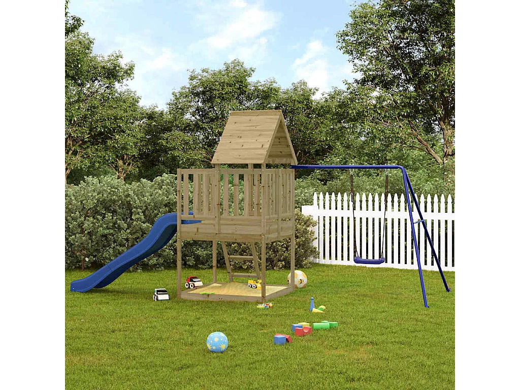 Parque infantil exterior fabricado en madera de pino impregnado