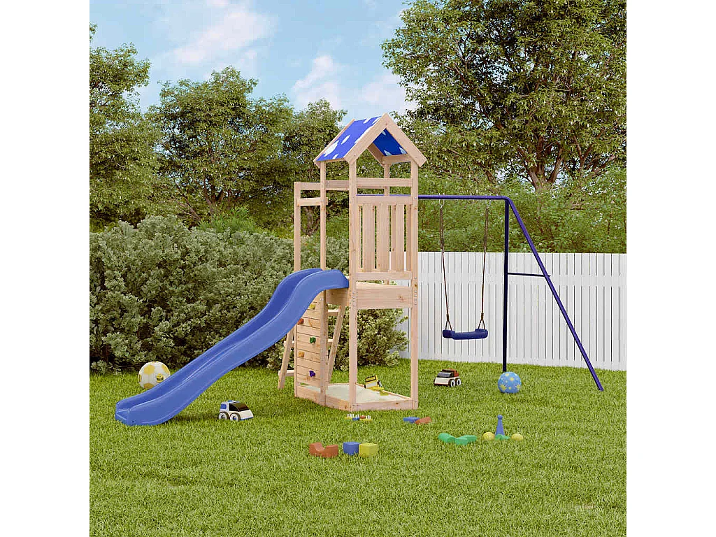 Parque infantil exterior fabricado en madera maciza de pino